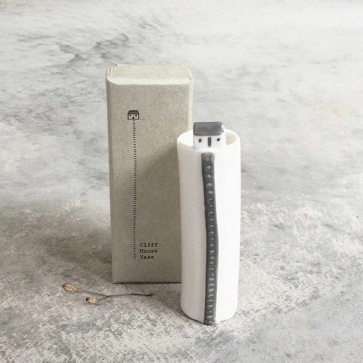 Cliff House Small Vase>East of India Flash Sale