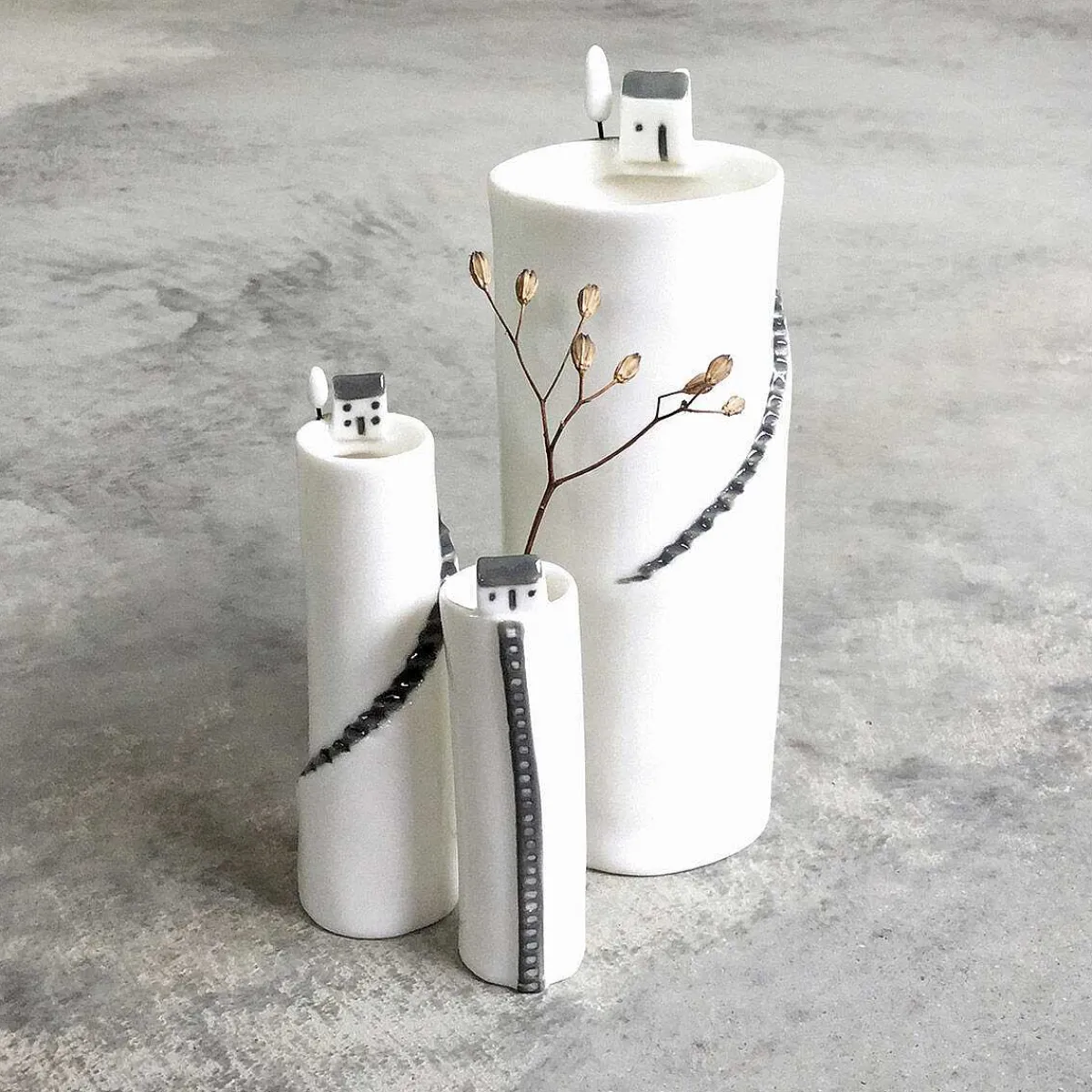 Cliff House Small Vase>East of India Flash Sale