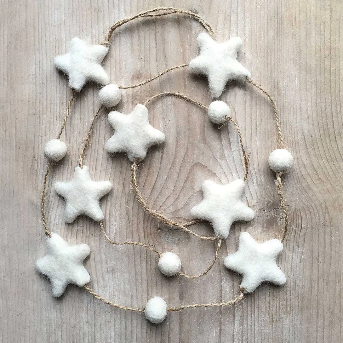 White Stars Felt Garland>East of India Best