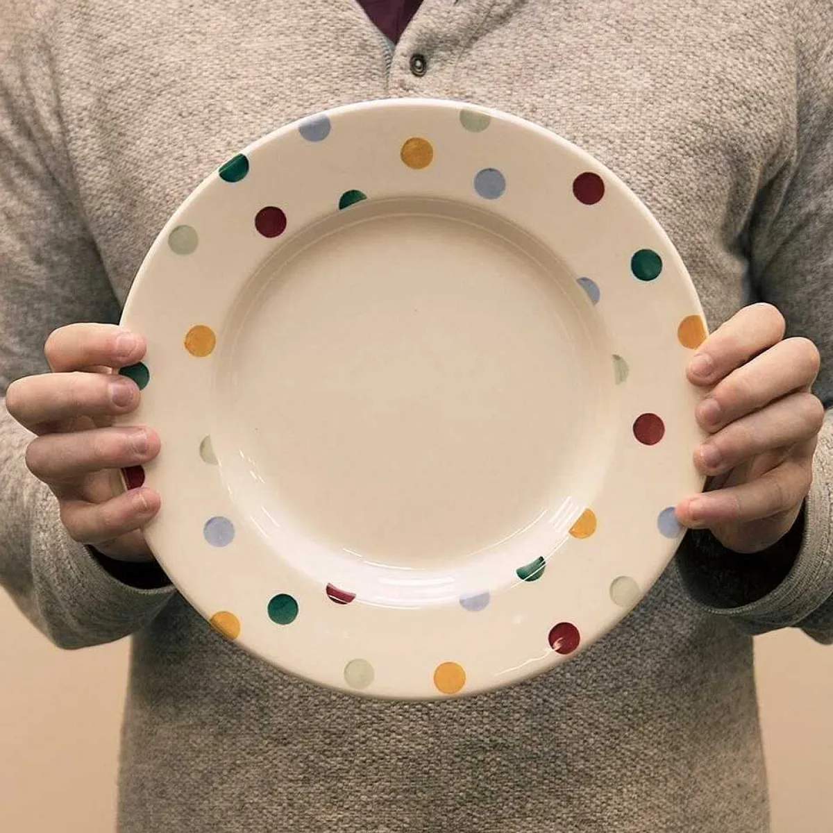Polka Dot 10 1/2 Inch Plate>Emma Bridgewater Shop
