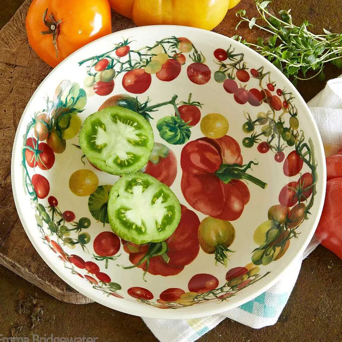 Vegetable Garden Tomato Medium Pasta Bowl>Emma Bridgewater Shop