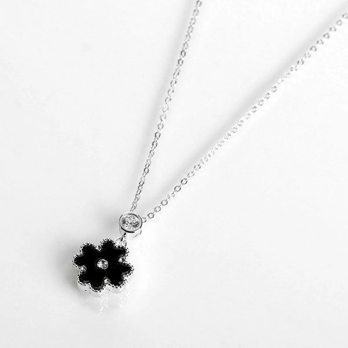 Silver Plated Mother Of Pearl Black Clover Necklace>Equilibrium Sale
