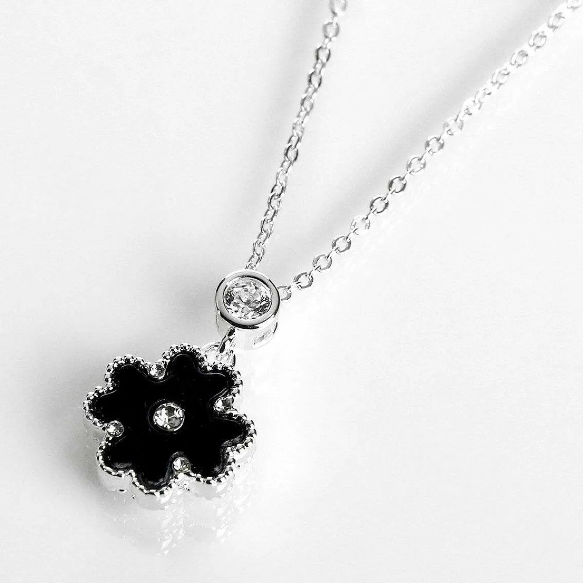 Silver Plated Mother Of Pearl Black Clover Necklace>Equilibrium Sale