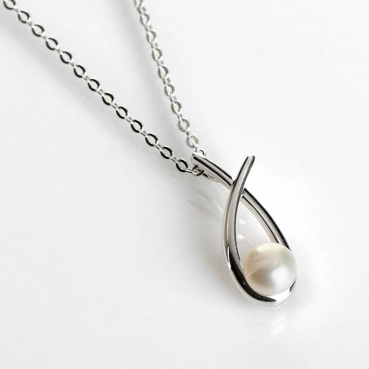 Silver Plated Fresh Water Pearl Kiss Necklace>Equilibrium Flash Sale