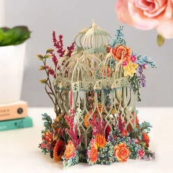'The Green Cage' 3D Greetings Card>Me & McQ Fashion