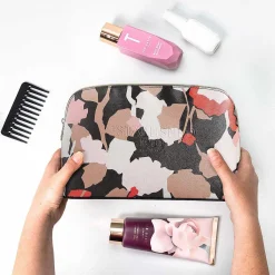 Mellaa Retro Flood Saffiano Washbag>Ted Baker Outlet