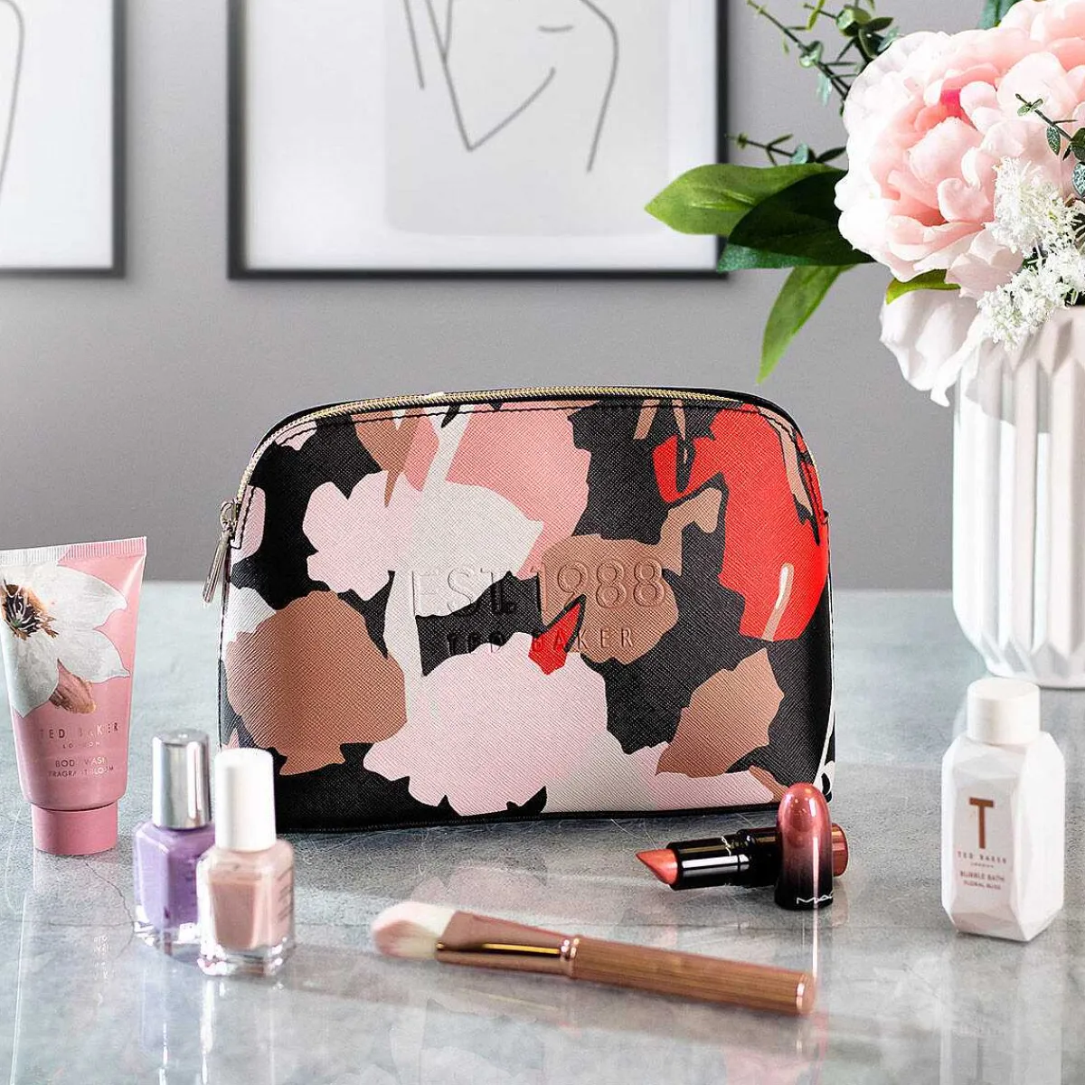 Myylee Retro Flood Saffiano Makeup Bag>Ted Baker Fashion