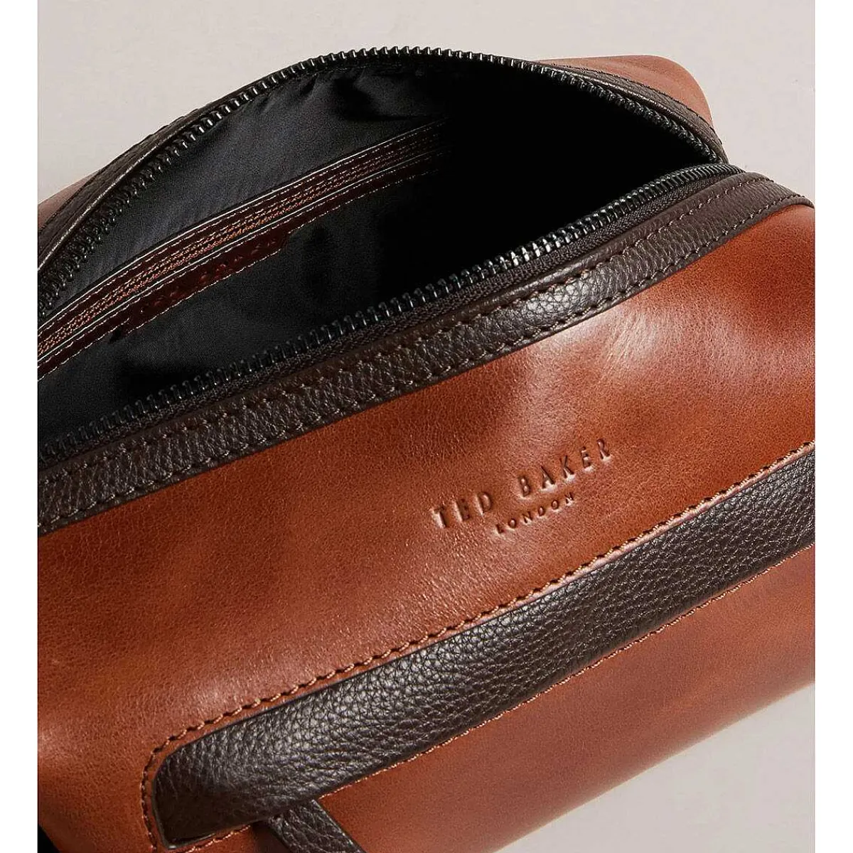 Raylon Tan Waxy Leather Washbag>Ted Baker New