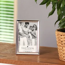 Silver-Plated Narrow Dotted Edge Photo Frame 4X6><noscript><img width=