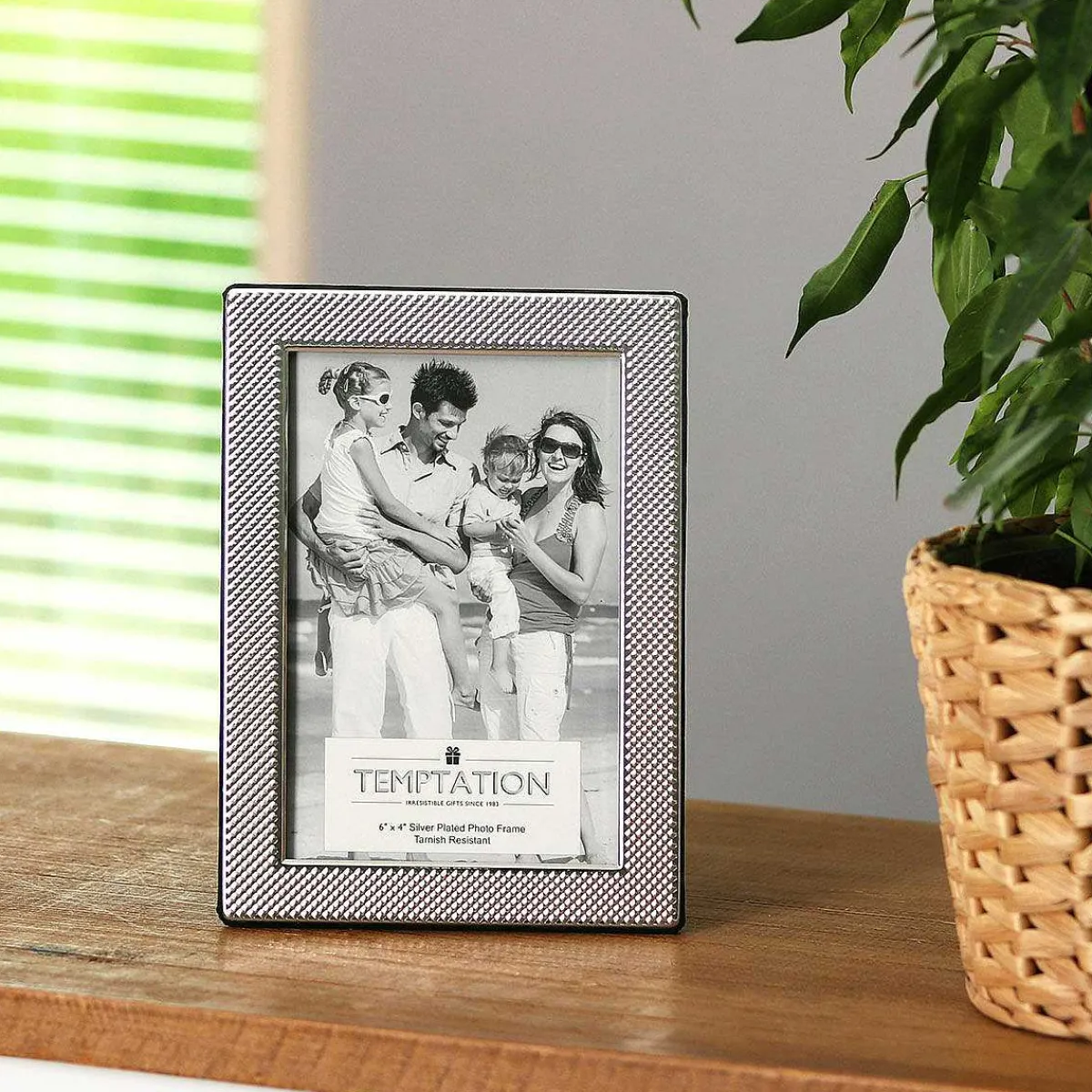 Silver-Plated Thick Bobbled Edge Frame 4X6>Temptation Best