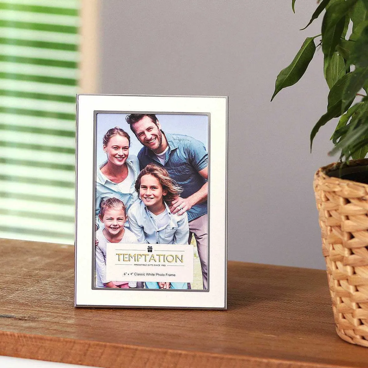 White Edged Photo Frame 4X6>Temptation Cheap